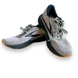 Brooks Adrenaline GTS athletic shoes